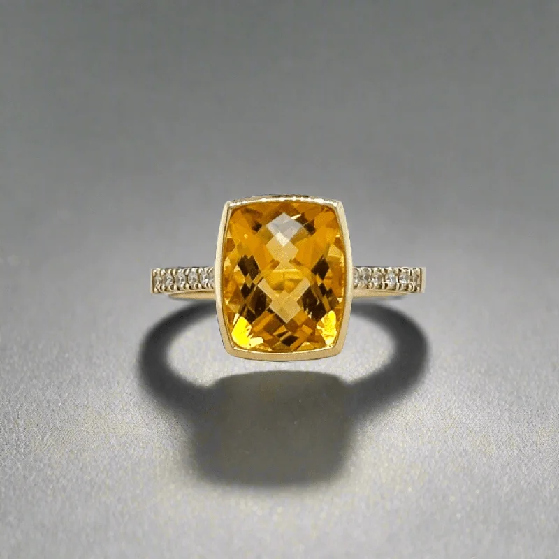 Handmade Pearl Jewelry For Timeless Elegance 14K Y Gold 2.90ct Emerald Cut Citrine and 0.08ctw G-H/SI1 Diamond Ring Handmade Pearl Jewelry For Timeless Elegance 14K Y Gold 2.90ct Emerald Cut Citrine and 0.08ctw G-H/SI1 Diamond Ring