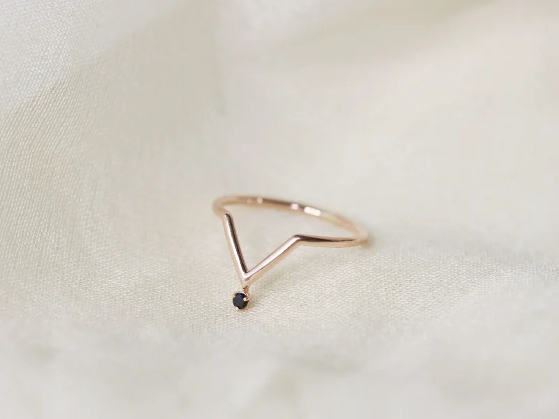 High-Quality Jewelry At A Fraction Of The Cost Black Spinel Chevron Ring