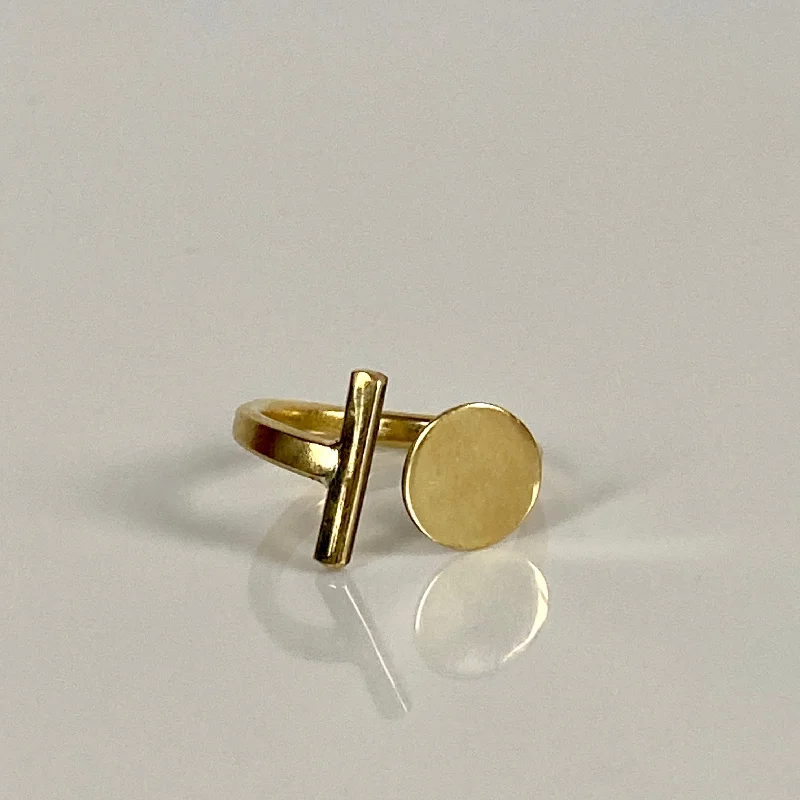 Get Your Favorite Jewelry At The Best Price Big Disc + Rod Ring