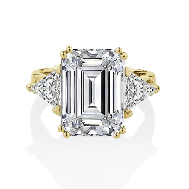 Luxury Jewelry Sale – Elegant Styles At Unbeatable Prices Dress ring with 10.68 carats* of diamond simulants in 10 carat yellow gold Luxury Jewelry Sale – Elegant Styles At Unbeatable Prices Dress ring with 10.68 carats* of diamond simulants in 10 carat yellow gold