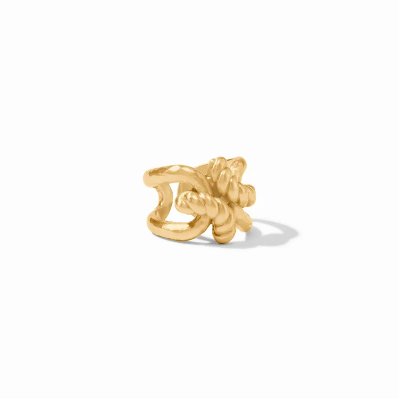 Seasonal Jewelry Deals – Elevate Your Style Nassau Ring