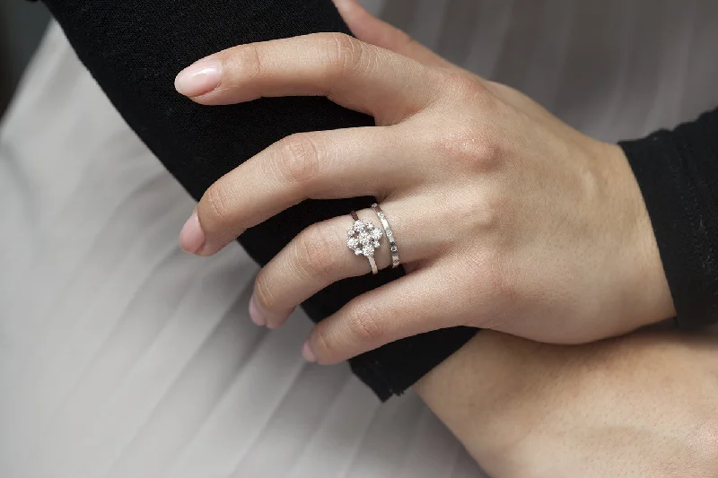 Timeless Beauty, Unbeatable Deals – Jewelry Sale On Nouvel Diamond Band