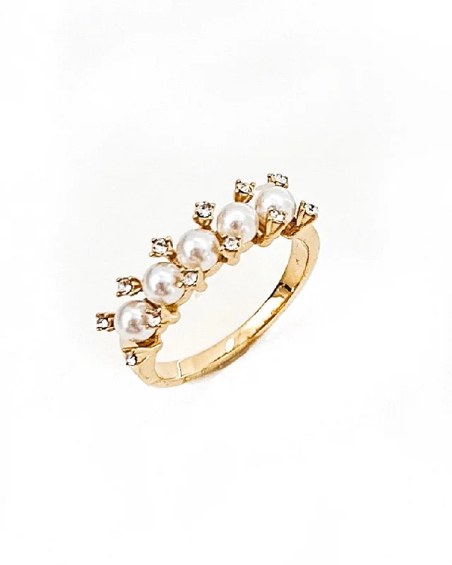 Elegant Designs, Unbeatable Discounts – Shop Jewelry Now Roro Pearl Ring