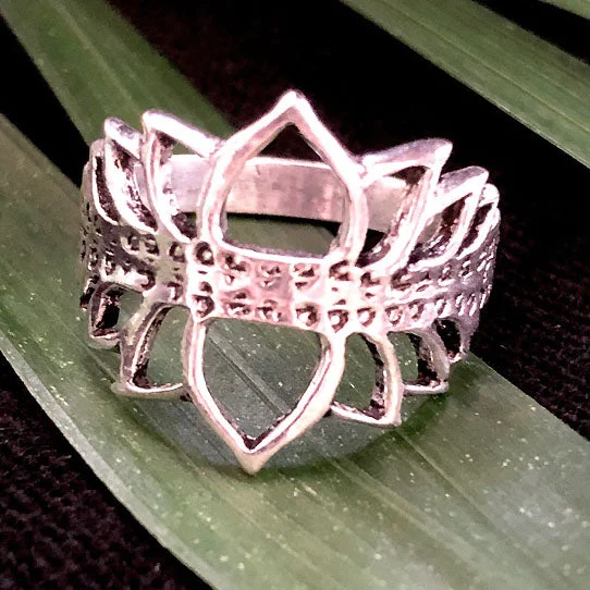 Discover Unique Jewelry With Special Limited-Time Offers <span>RAS-056<span>: </span></span>Double Lotus Ring - Silver