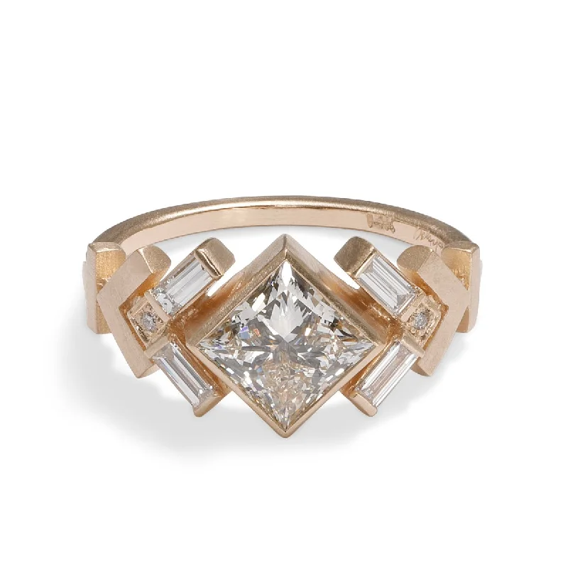 Make Your Outfit Shine With Discounted Jewelry Uro ring