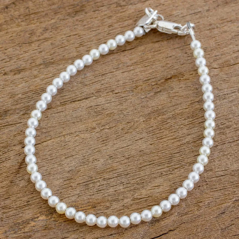 Discounted Jewelry For A Glamorous Look Beautiful Delicacy Cultured Pearl Beaded Bracelet from Guatemala Discounted Jewelry For A Glamorous Look Beautiful Delicacy Cultured Pearl Beaded Bracelet from Guatemala