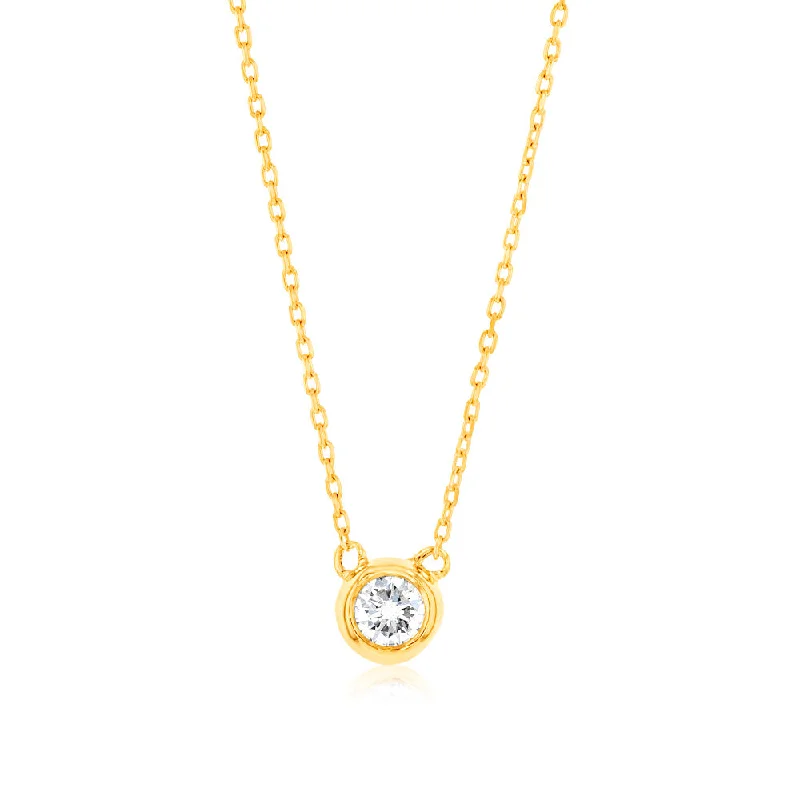 Shop Dazzling Jewelry At The Best Prices Luminesce Lab Grown Solitaire Diamond 15-19Pt Pendant in 9ct Yellow Gold with Chain Shop Dazzling Jewelry At The Best Prices Luminesce Lab Grown Solitaire Diamond 15-19Pt Pendant in 9ct Yellow Gold with Chain