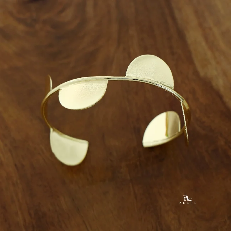 Luxury Jewelry Sale – Elegant Styles At Unbeatable Prices Golden Semi Circles Bangle
