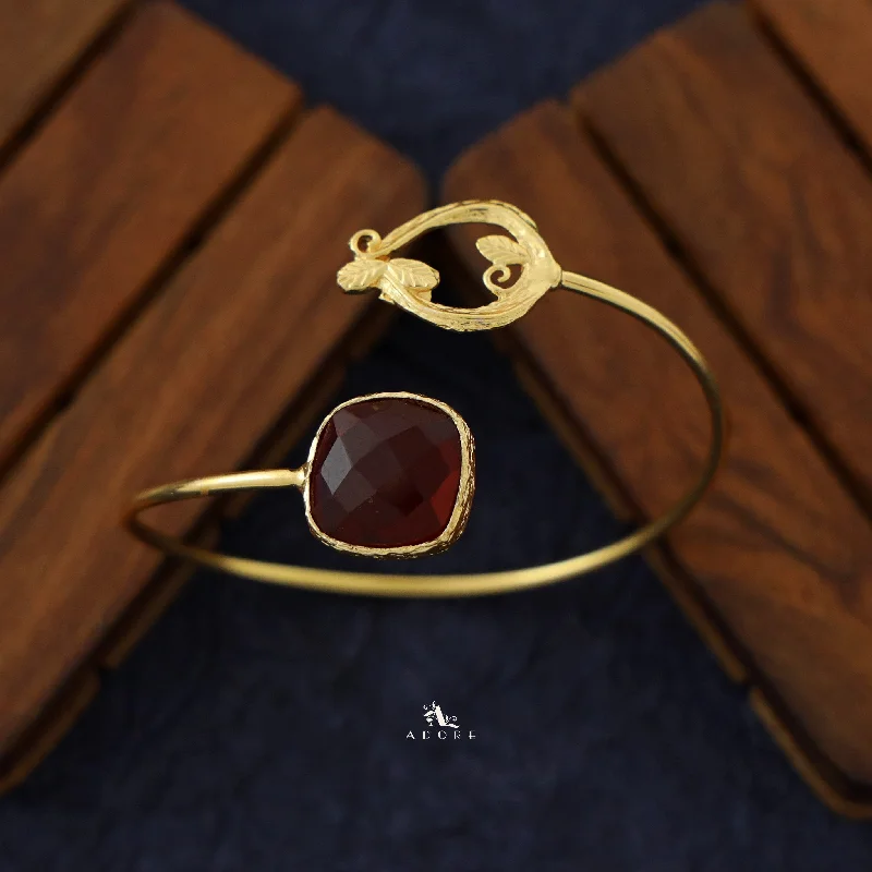Exclusive Jewelry Bundles At Discounted Rates Minera Golden Leaf Glossy Bangle
