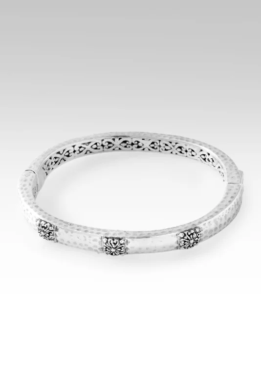 Affordable Glamour – Premium Jewelry At Special Prices Eternal Life Bangle™ in Janyl Adair
