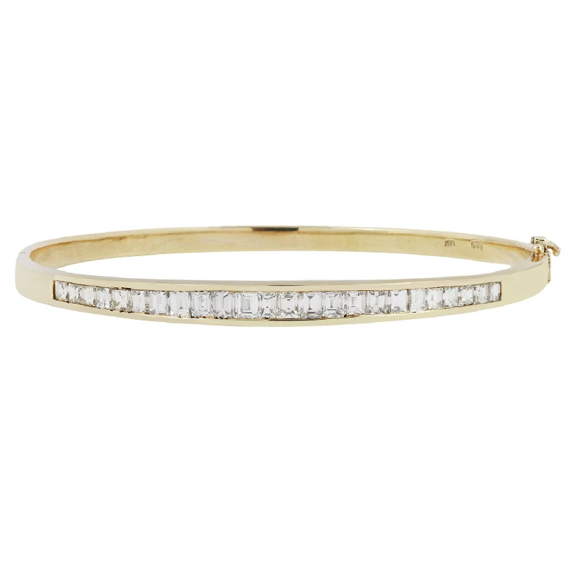 Elevate Your Jewelry Collection With Limited-Time Savings Vintage Diamond Channel Bangle Elevate Your Jewelry Collection With Limited-Time Savings Vintage Diamond Channel Bangle