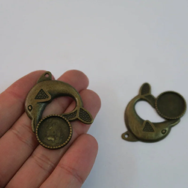 Elegant Necklaces And Bracelets At Limited-Time Offers 10 Pcs Antique Brass dolphin jewelry supplies jewelry finding D-3-202